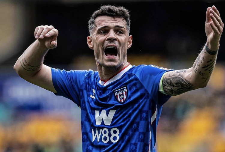 Manchester United Disarankan Rekrut Granit Xhaka, Legenda MU Soroti Kebutuhan Kepemimpinan di Lini Tengah