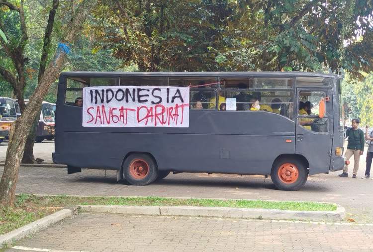 15 Bus Mahasiswa BEM UI Geruduk Bundaran HI, Kepung Jakarta Bawa 5 Tuntutan untuk Prabowo