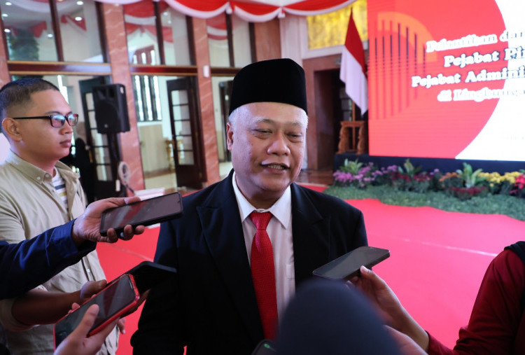 Perketat Belanja Operasional, APBD 2026 Surabaya Fokus Perluas Jaminan Sosial 