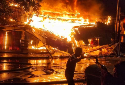 Pasar Gembrong Terbakar, Api Melalap 400 Bangunan Akibat Korsleting Listrik  