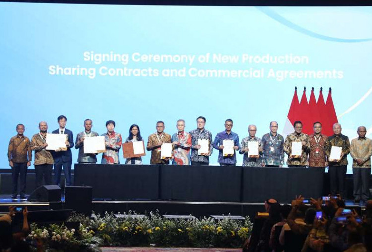 Konsorsium PHE, Petronas, dan SK Earthon Tandatangani Kontrak PSC Wilayah Kerja Binaiya