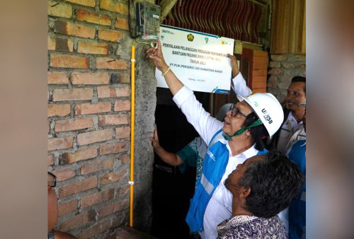 Kebut Rasio Elektrifikasi, PLN Targetkan Realisasi Bantuan Sambung Baru 10.250 Keluarga di Lima Provinsi