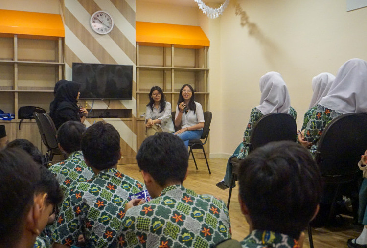 TEDxSurabaya Youth: Diskusi Panel Bertemakan Peningkatan Peran Perempuan di Teknologi