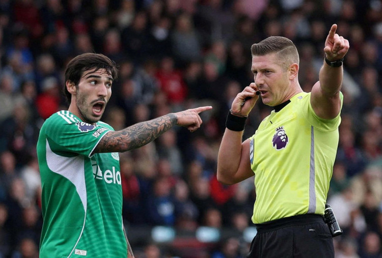 Premier League Bikin Terobosan, Percakapan Pemain dan Wasit Kini Bisa Didengar