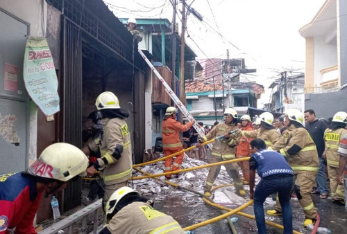 Rumah Percetakan Dua Lantai Terbakar di Tambora, Pemilik Alami Kerugian Ratusan Juta Rupiah