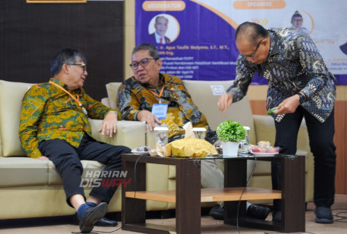 Seminar Nasional yang dihadiri sejumlah narasumber seperti Dirjen Perkeretaapian Ir. Moh. Risal Wasal, ATD., M.M., IPM; Ketua Badan Kejuruan Sipil PII Ir. Sutopo Kristanto, M.M., IPU; Dirut PT Angkasa Pura II Dr. Ir. Muhammad Awaluddin, MBA; Dirut PT Jasa Raharja Drs. Rivan Achmad Purwanto., M.H; Direktur Human Capital dan Legal PT Hutama Karya Ir. M. Fauzan., S.T.., M.M; dan Komisaris Utama PT Integrasi Logistik Cipta Solusi Ir. Prakoso Hadi Takaryanto, M.T. berlangsung di UNESA, Jawa Timur, Sabtu (24/6/2023).