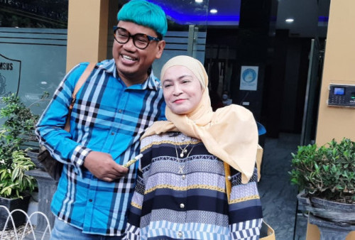 Babak Baru Kasus Penipuan Medina Zein, Uya Kuya Bawa Setumpuk Berkas ke Polda Metro Jaya