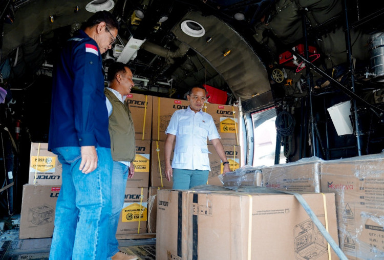Bahlil Janji Listrik Menyala di Tenda Pengungsian Sumatera, 1000 Gender Dikirim