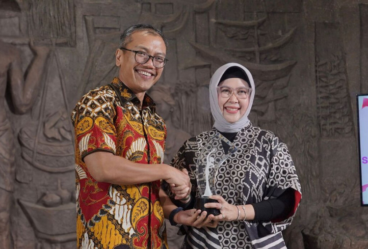 Direktur HC Pegadaian Raih Penghargaan Top Women 2026