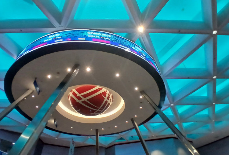 IHSG Ditutup Anjlok, Masih Nyaman di Zona Merah 1,61 Persen