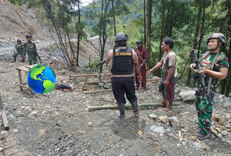 2 Anggota Brimob Tewas Ditembak OPM Saat Amankan Perbaikan Jalan di Nabire