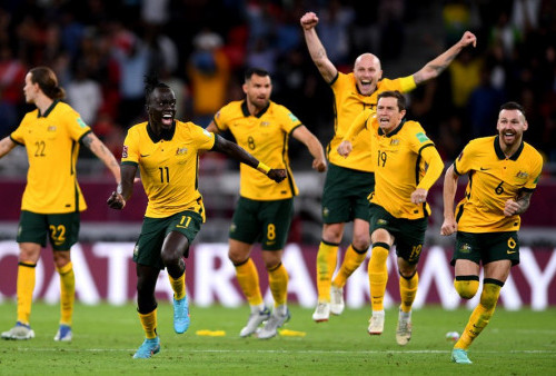 Akhirnya Australia ke Piala Dunia 2022, Kiper Cadangan Andrew Redmayne Jadi Pahlawan 