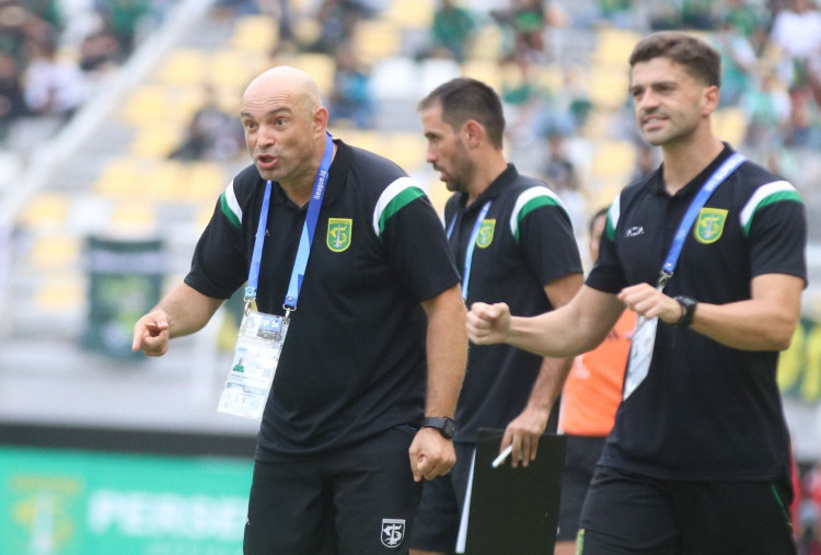 Persebaya Bidik Lolos dari Grup League Cup, Bernardo Tavares Waspadai PSBS dan Kendal Tornado