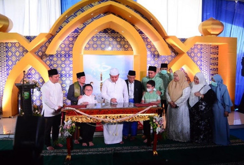 Resmikan Masjid Al-Hayza, Herman Deru : Ini Tanda Bukti Rasa Cinta Kami 14 Bersaudara Kepada Orang Tua