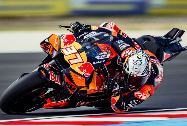 Hasil Sprint Race MotoGP Thailand 2026: Pedro Acosta Menang, Marc Marquez Kalah Duel di Lap Akhir