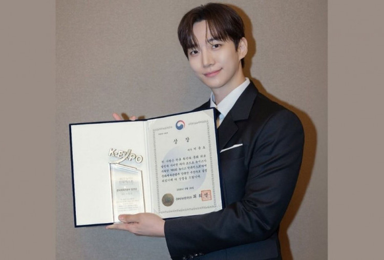 Pakai Pengaruhnya untuk Populerkan K-Culture ke Seluruh Dunia, Lee Jun Ho Raih Penghargaan 