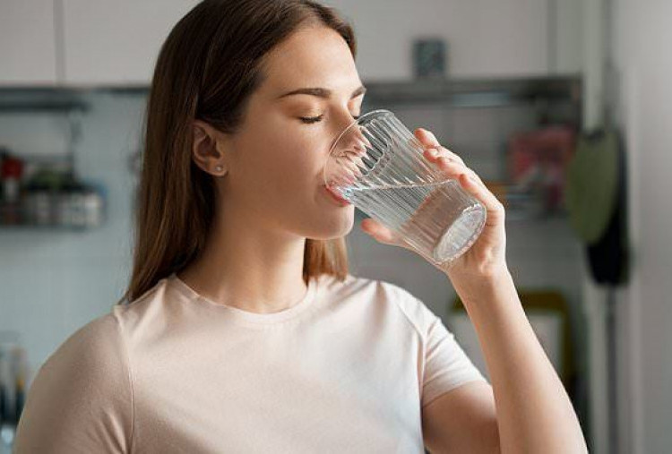 Air Minum Bisa Berbahaya Kalau Salah Pilih, Ini Penjelasan Dokter