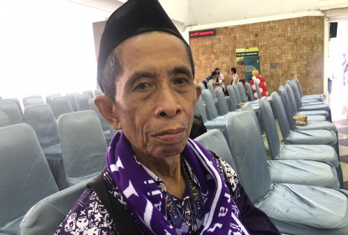 Cerita Burhanudin 13 Tahun Menunggu Naik Haji, Tak Bisa Bahasa Indonesia