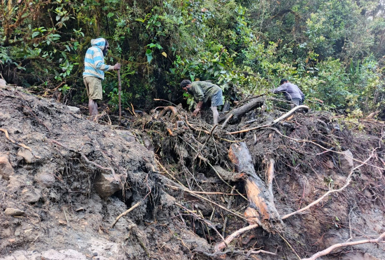 Bencana Ganda di Nduga: Puluhan Rumah Rusak, 15 Orang Belum Ditemukan