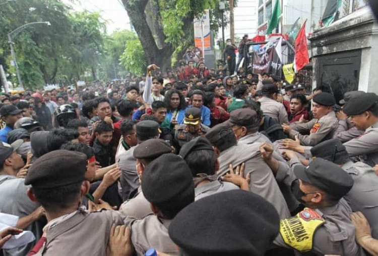 Polri Amankan 3.195 Perusuh Demo di 15 Polda, 55 Orang Jadi Tersangka