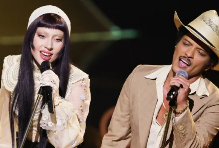 Terselip Makna Tulus di Balik Duet Lady Gaga dan Bruno Mars di Panggung Grammy Awards 2025