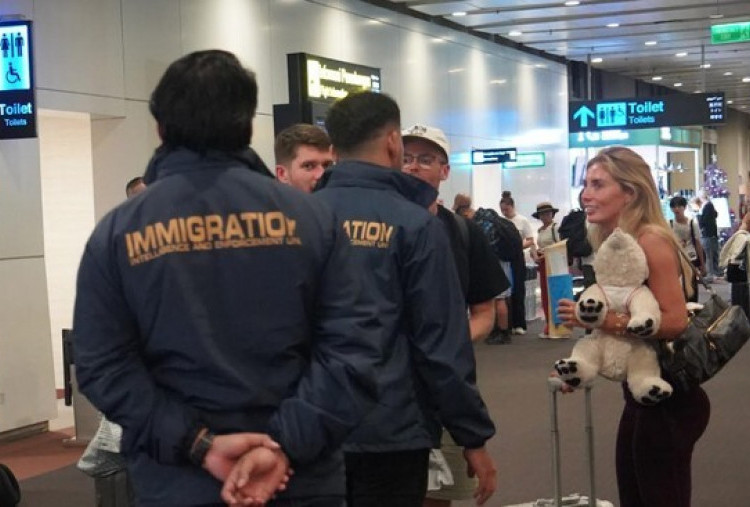 Bintang Porno Inggris Bonnie Blue Dideportasi dari Bali, Ini Alasannya!