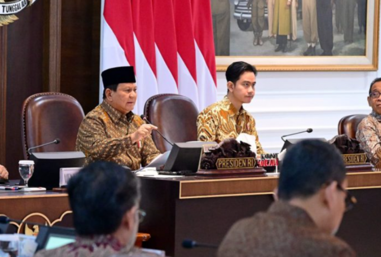 Sidang Perdana Kabinet Paripurna, Prabowo Subianto Minta Menteri Tekankan Kerja Sama Tim dan Efisiensi 