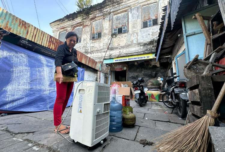 Nestapa Penghuni Gedung Setan Surabaya (1): Warga Kehilangan 'Rumah', Nasibnya Kini Terkatung-katung