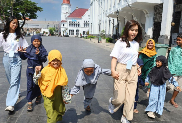 Mengenal BRIDGE OF WORDS, Gerakan Literasi Anak Jalanan Surabaya Bikinan Azkarana