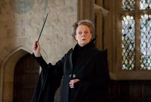 Chris Columbus Ungkap Alasan Pilih Maggie Smith Perankan Professor McGonagall di Harry Potter