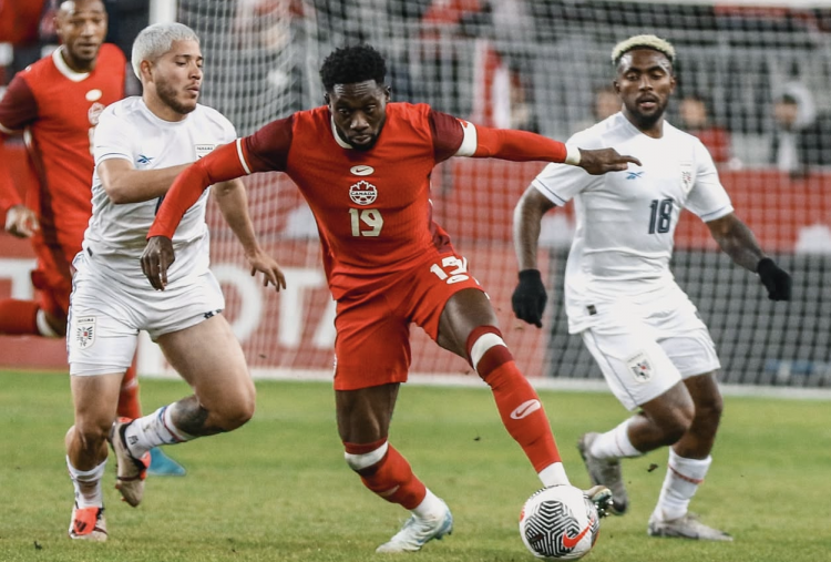 Manchester United Incar Alphonso Davies, Bayern Munich Patok Harga Tinggi