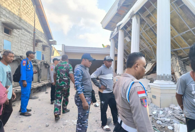 Korban Meninggal Akibat Gempa M 7,7 NTT Bertambah Menjadi 53 Orang, Gempa Susulan Perparah Kerusakan