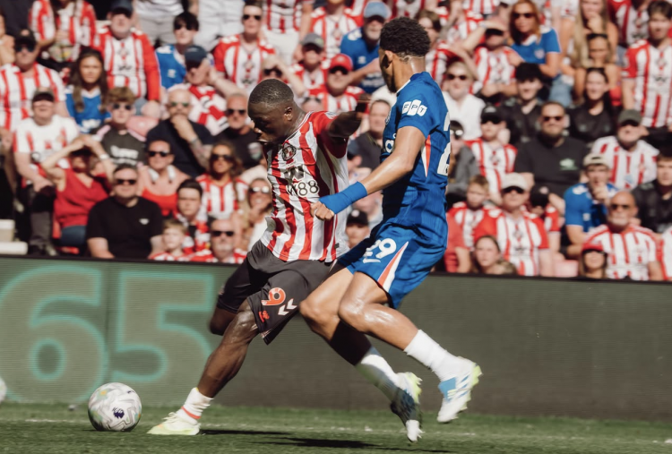 Brian Brobbey Jadi Rebutan! Manchester United dan Chelsea Siap Adu Tajir Demi Striker Rp1 Triliun