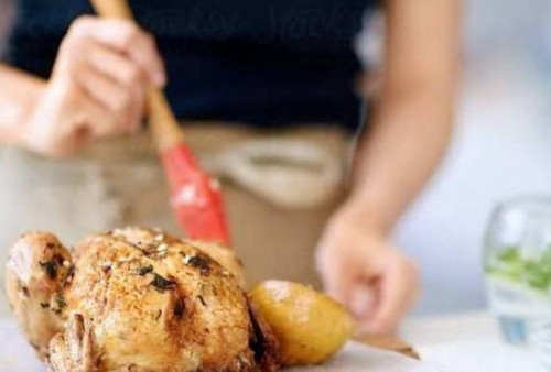Tak Perlu Takut Alot Saat Masak Ayam Kampung, Ini Tipnya Agar Daging Empuk dan Juicy