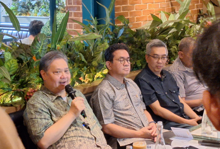 UMP Jakarta Disoal, Airlangga Tegaskan Mengacu PP Nomor 49, Sesuai Kebutuhan Hidup Pekerja