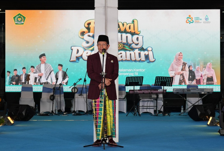Hari Santri 2026, Menag: Sekali Seminggu ASN Kemenag Kerja Pakai Sarung dan Peci