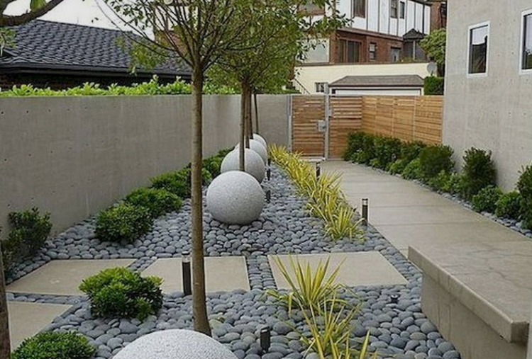 Tak Perlu Ribet! Cara Ubah Sisa Lahan Belakang Jadi Dry Garden Kekinian