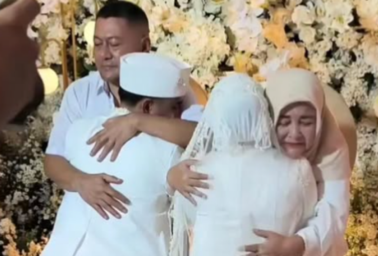 Ressa Anak Kandung Denada Menikah Lagi, Bukan Ibu Kandung di Pelaminan tapi Tante Ratih
