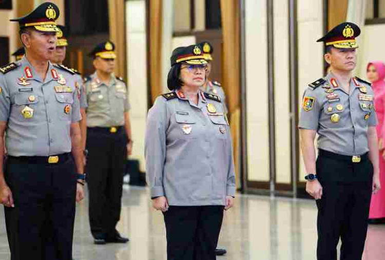 17 Perwira Tinggi Polri Naik Pangkat