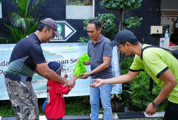 Pegadaian Salurkan 913 Hewan Kurban ke Seluruh Indonesia