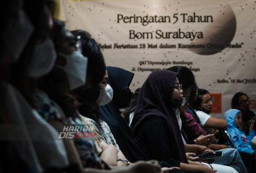 Idenera dan Roemah Bhineka Muda mengadakan diskusi dan refleksi dengan tema “Refleksi Peristiwa 13 Mei dalam Kacamata Orang Muda” bertempat di GKI Diponegoro Surabaya. (foto: Julian Romadhon)