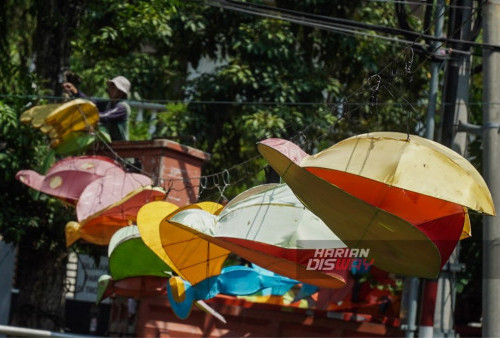 Mempercantik Kalimas Dengan Lampion Kota