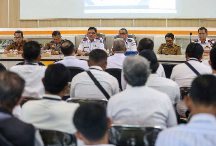 Dishub Surabaya Tingkatkan Kompetensi Juru Parkir Melalui Diklat