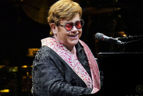 Elton John Akhiri Konser Demi Keluarga