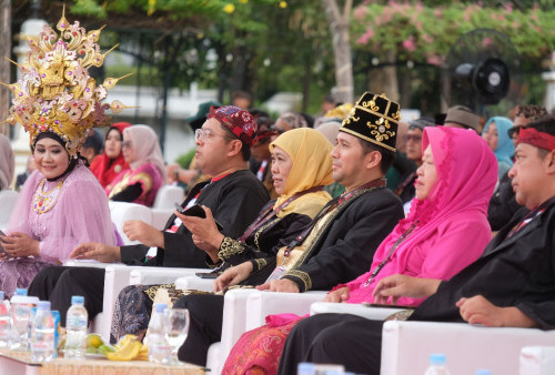 Kampanye Hari Pertama: Khofifah ke Jombang dan Surabaya, Risma dan Luluk ke Mana?