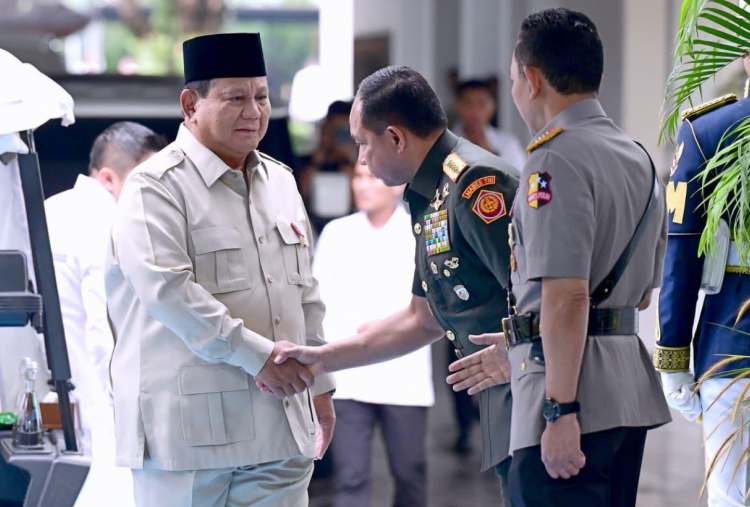 Prabowo Minta TNI-Polri Tak Ragu Naikkan Pangkat Anggota Berdedikasi