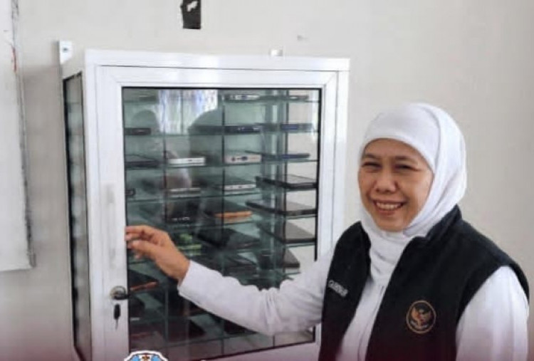 Jatim Batasi Penggunaan Gadget di Sekolah, Siswa Wajib Simpan Ponsel saat KBM
