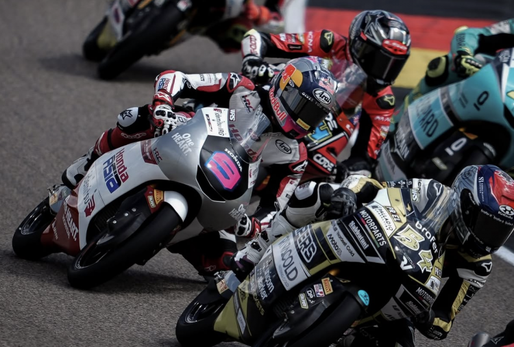 Debut Veda Ega Pratama di Sirkuit Silverstone, Mampukah O'Vedinha Guncang Moto3 Inggris Pekan Ini?
