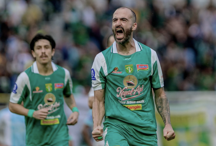 Persebaya vs PSBS Biak: Bajol Ijo Ngamuk, Pesta 4 Gol di GBT Bikin Badai Pasifik Degradasi  