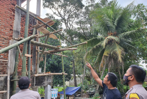 Warga Karikil Mangkubumi Tersengat Listrik saat Pasang Besi Cor